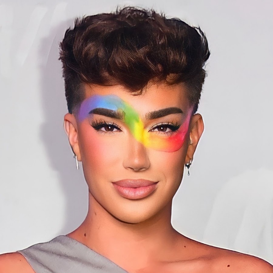 JAMES CHARLES: L’icona beauty da seguire.